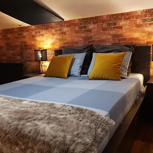 Room With Private Wc With Free Parking , Lisboa Portugal